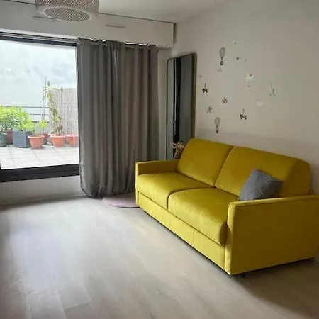 아파트 Cosy With Terrace