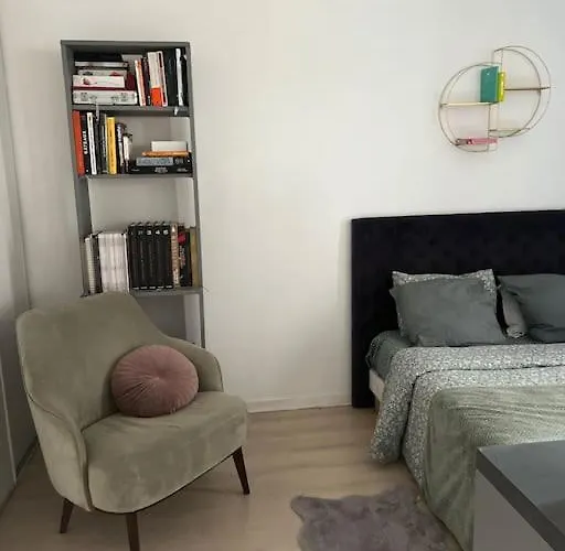 Cosy With Terrace Apartment *