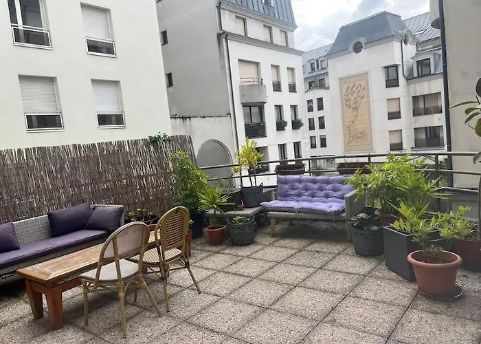 Cosy With Terrace Paris
