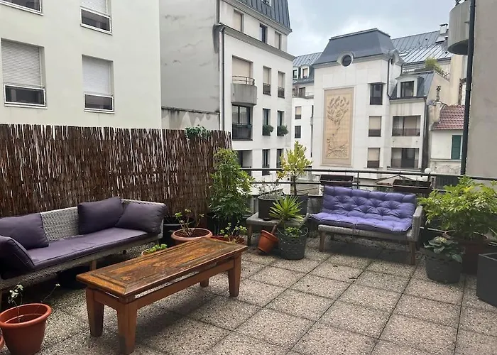 Cosy With Terrace Apartment